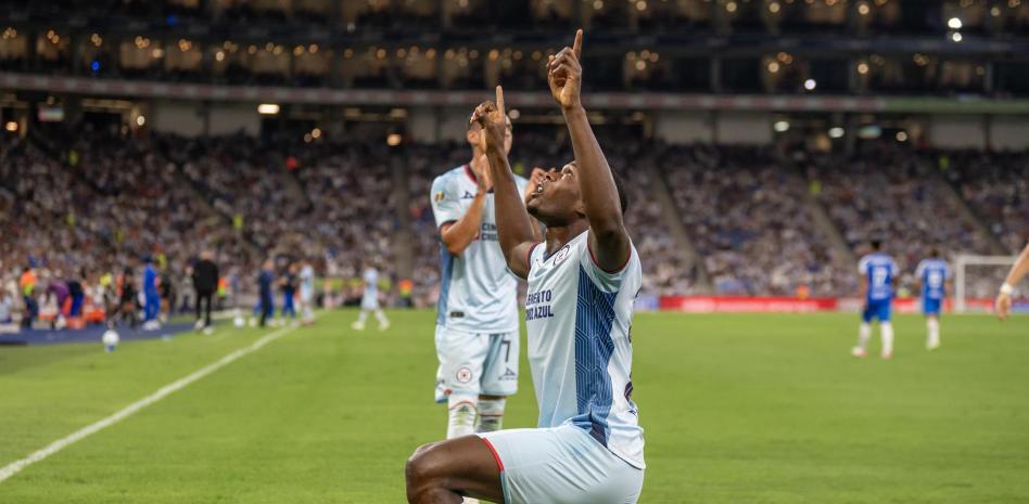 Por fin gana el Cruz Azul; Rayados de Monterrey, las víctimas