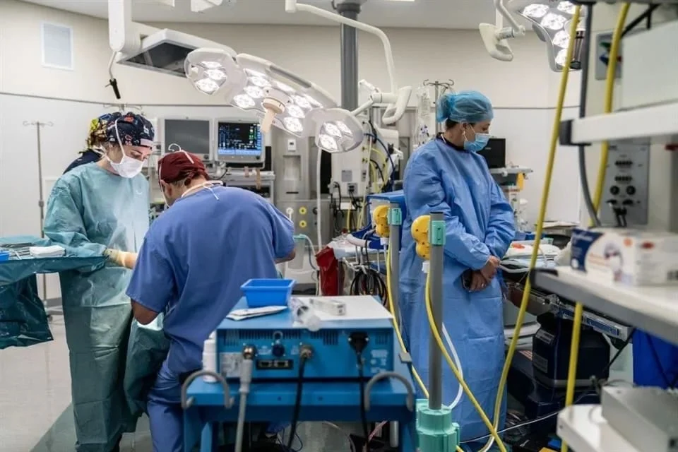 Impulsarían guerra comercial a turismo médico