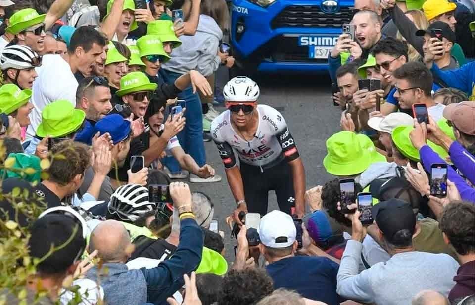 Del Toro finaliza quinto en Giro de Lombardía; gana Pogacar